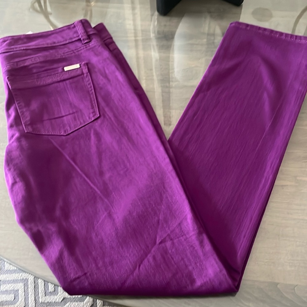White House Black Market size 6R mid rise jeans